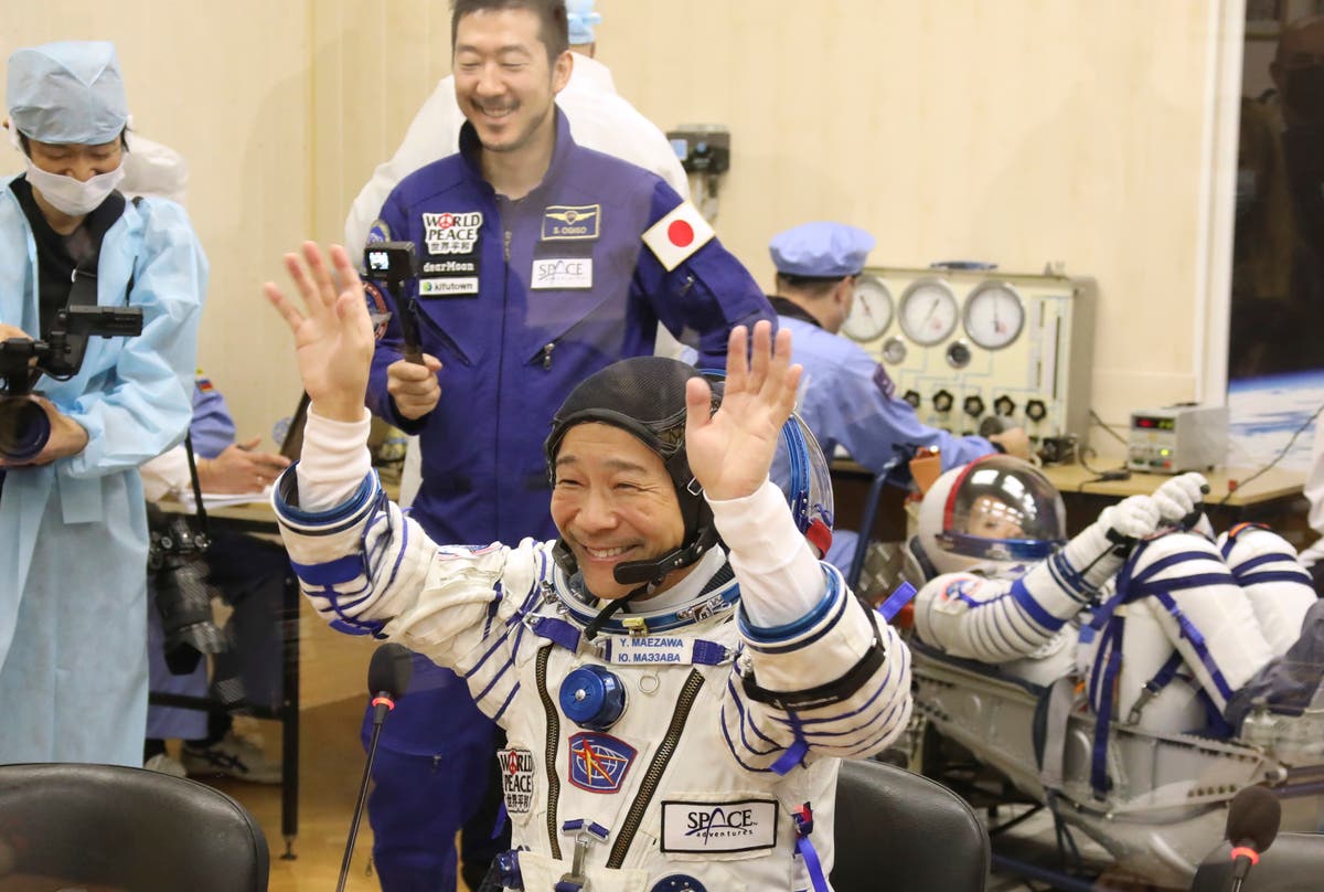 Japanese billionaire takes off for International Space Station before Musk’s SpaceX sends him round the Moon Japanese billionaire takes off for International Space Station before Musk’s SpaceX sends him round the Moon