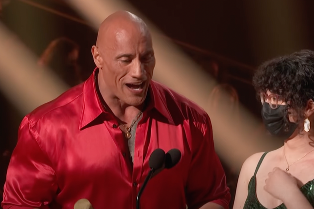 <p>Dwayne “The Rock” Johnson gives his People’s Choice Award to Make-A-Wish survivor </p>