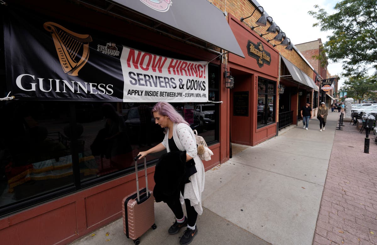 US jobless claims rise to a still-low 206,000