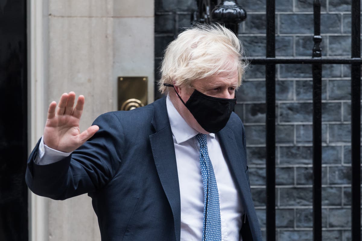 Ex-standards chief leads calls to reopen probes into Boris Johnson&rsquo;s luxury flat refit after he &lsquo;misled&rsquo; inquiry