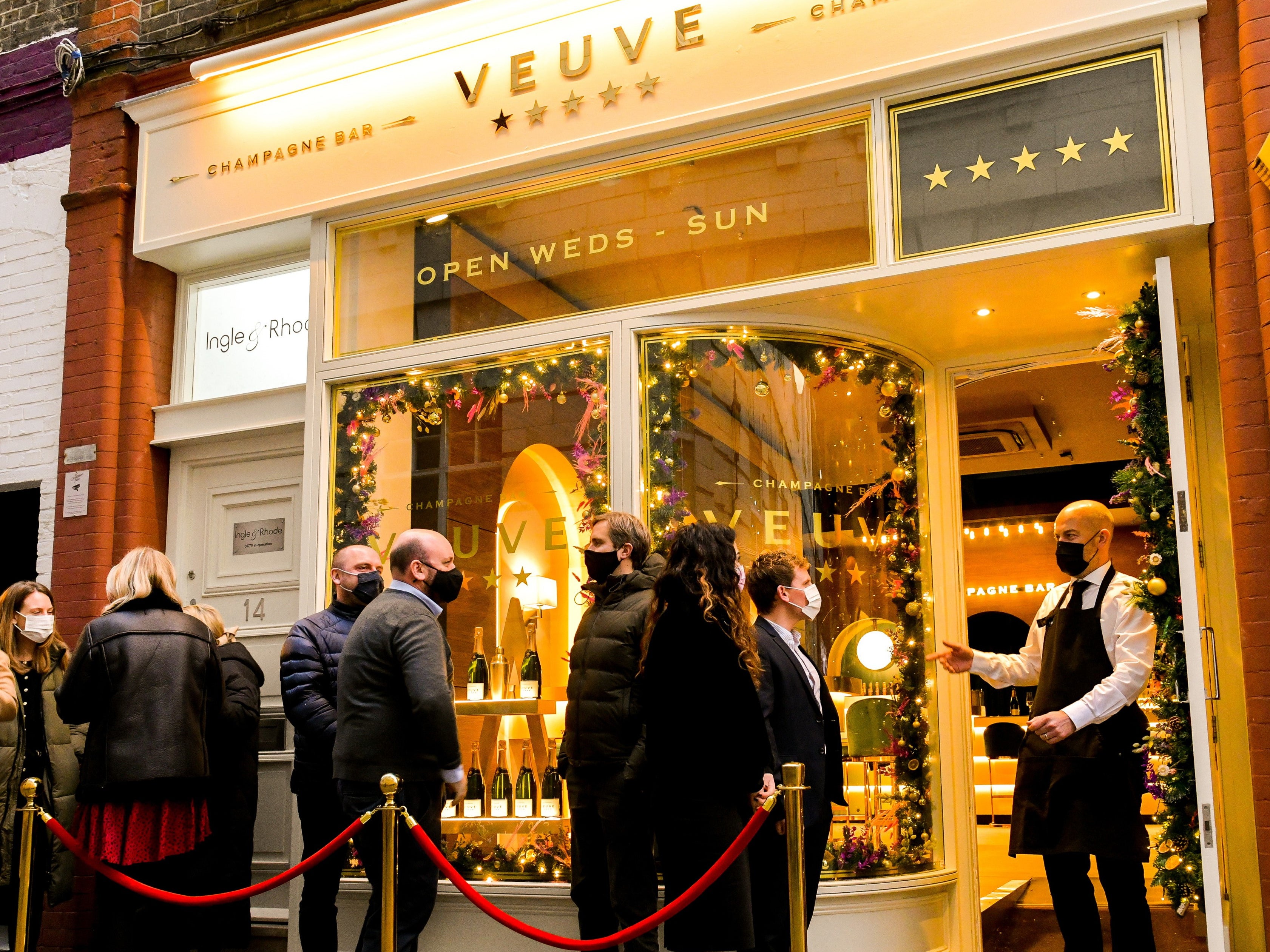 <p>Aldi’s Veuve Champagne Bar has launched, but will only be open until 11pm Sunday 12 December</p>