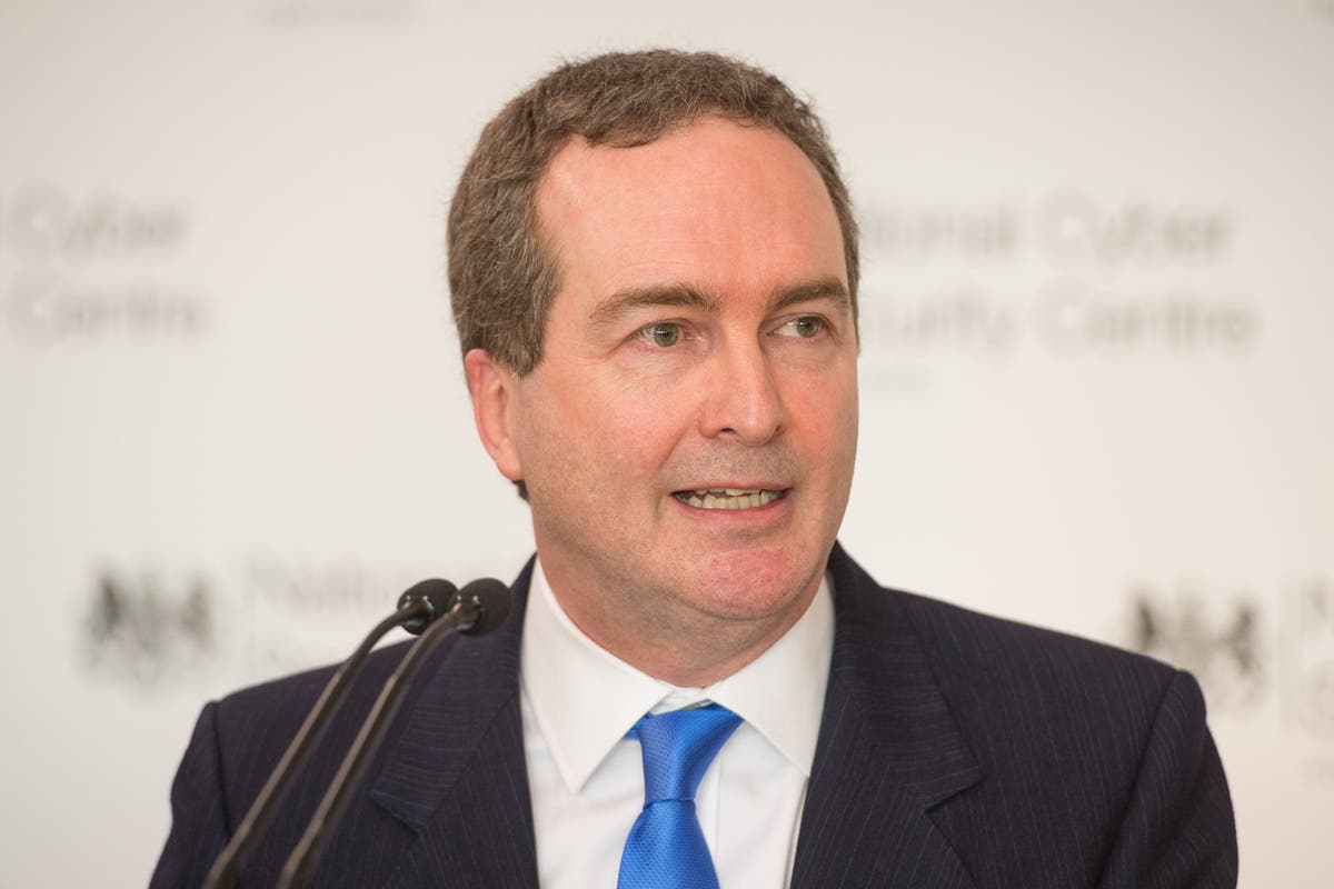 Former spy chiefs should not become media &lsquo;talking heads&rsquo; &ndash; report