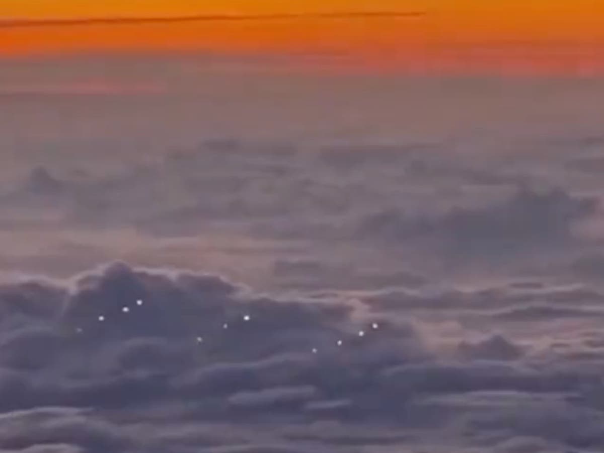 Pilot records baffling UFO ‘fleet’ over pacific