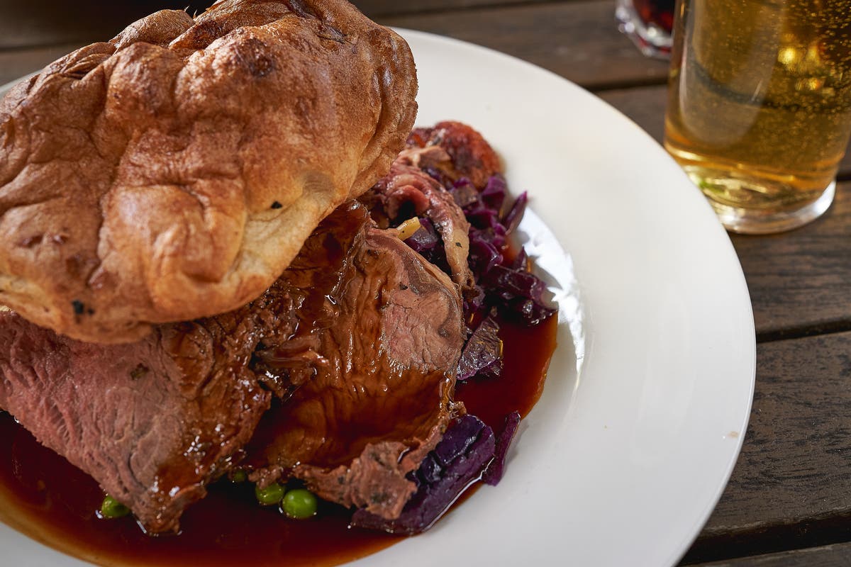 Pub criticised by &lsquo;disgusted&rsquo; diner for price of Yorkshire puddings