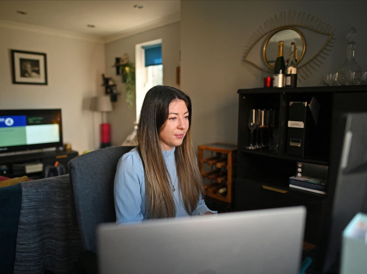 Covid: Work-from-home guidance comes into effect in England as omicron cases rise