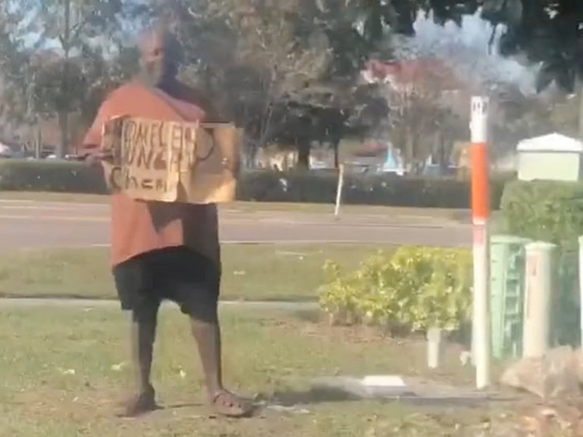 Man blasted for laughing as colleague forced to panhandle in viral TikTok video: &lsquo;He&rsquo;s not being paid enough&rsquo;