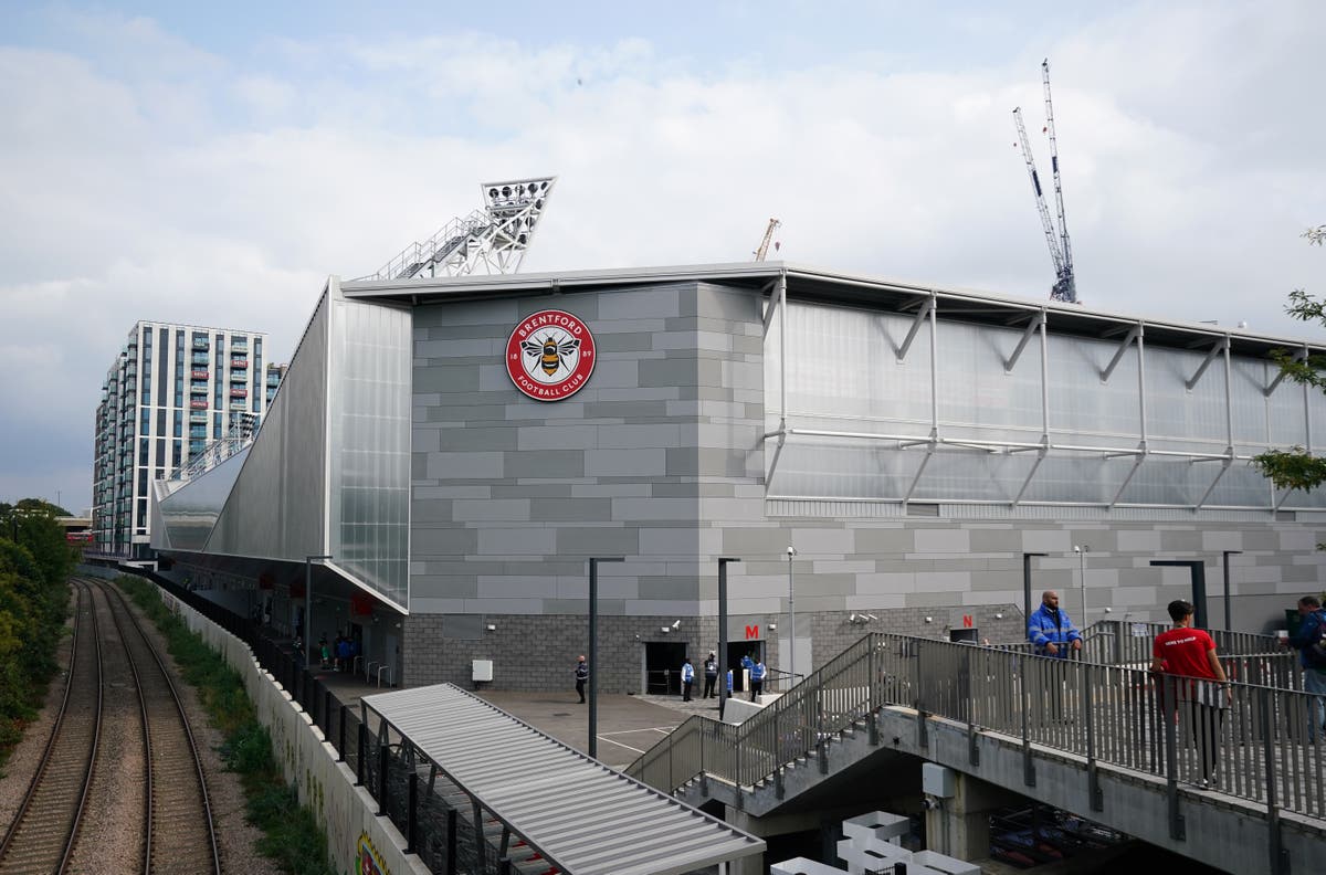 Manchester United&rsquo;s Covid outbreak postpones Premier League fixture at Brentford