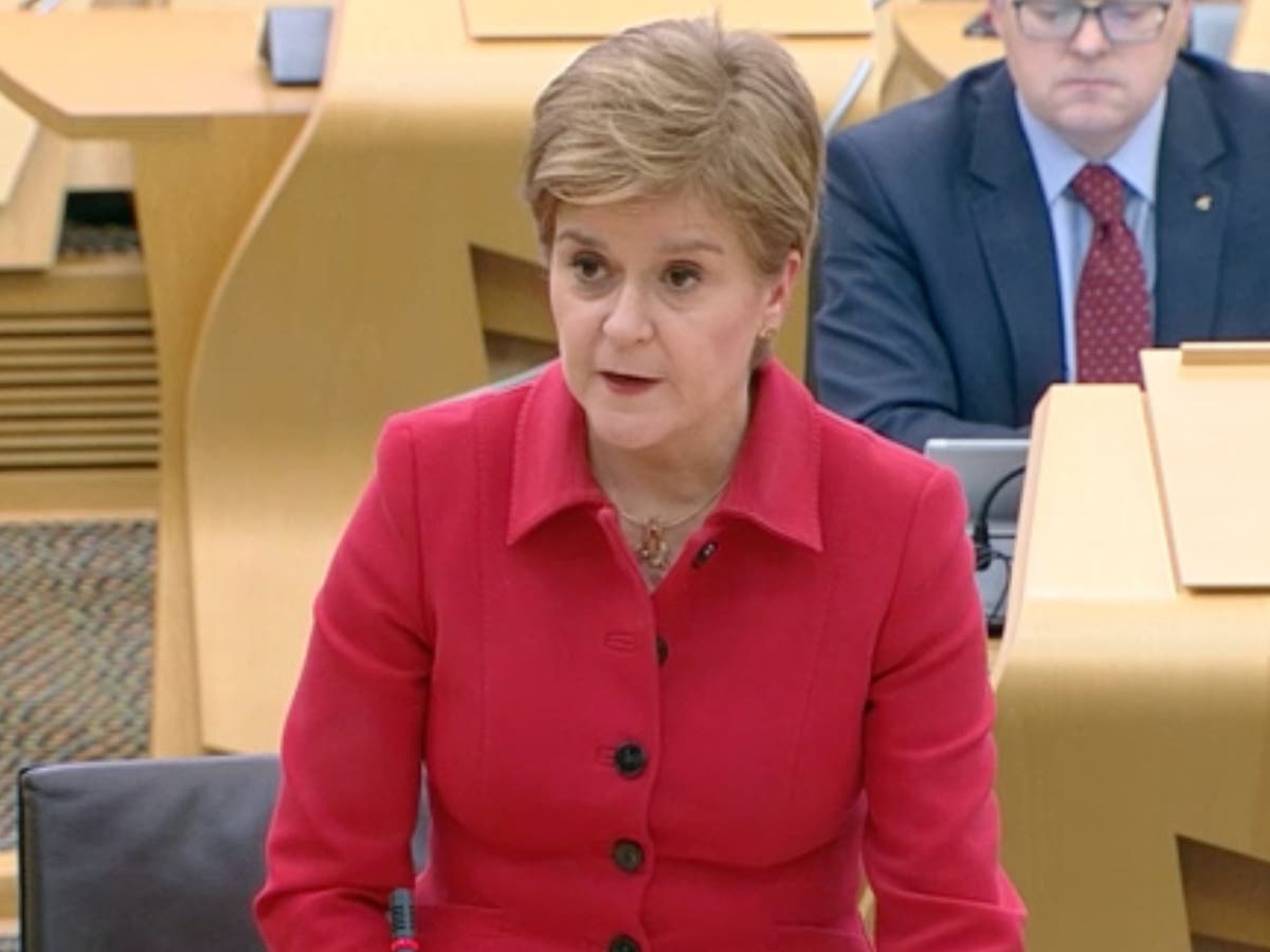 Nicola Sturgeon urges Scots to limit socialising to maximum of three households