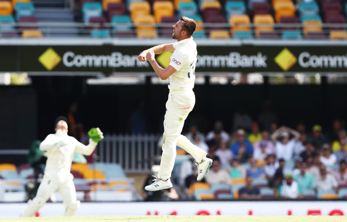 England leave fastest bowler Mark Wood out of second Ashes Test in Adelaide