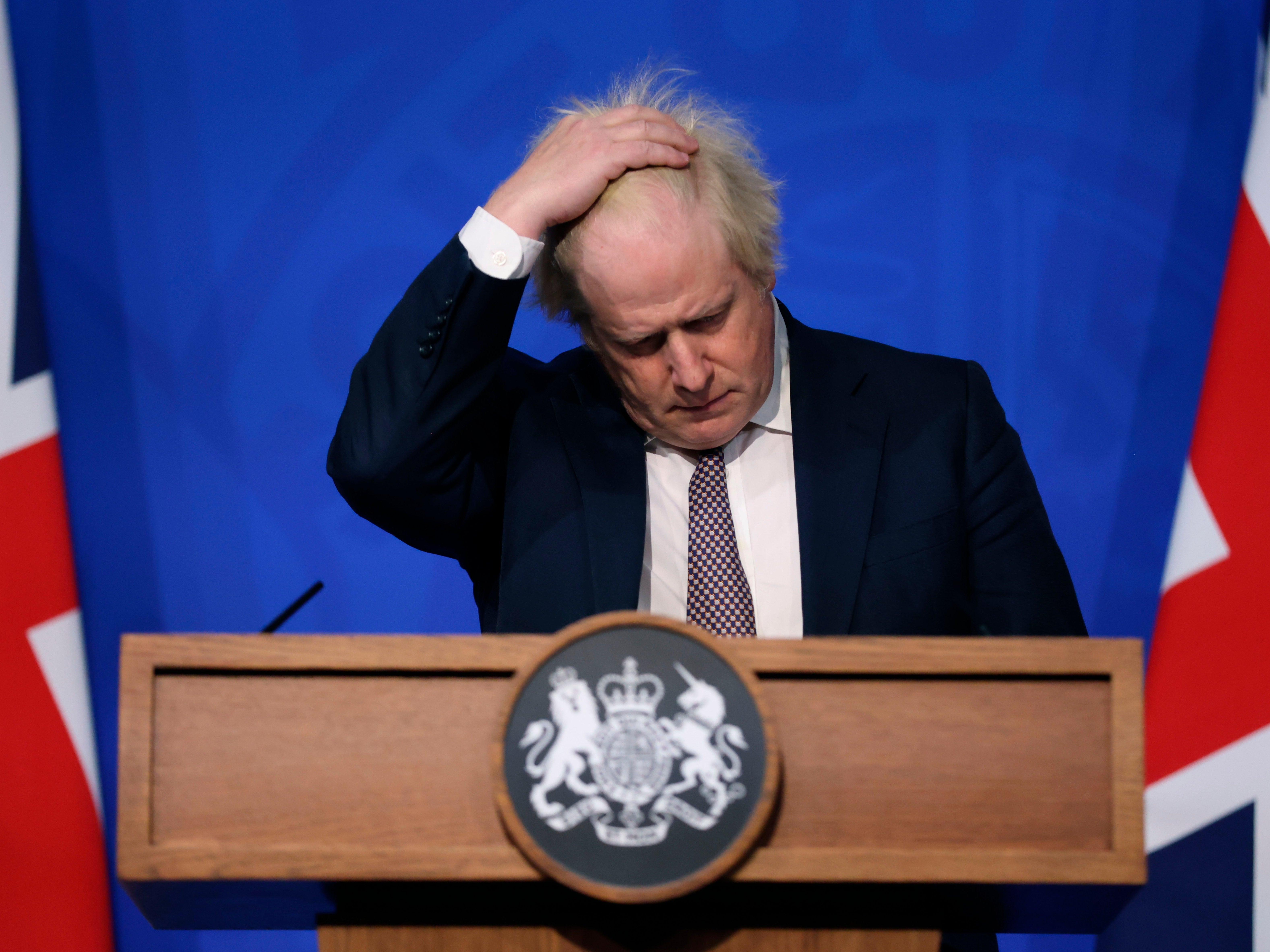 Majority of people in UK support two-week lockdown to combat omicron, poll finds