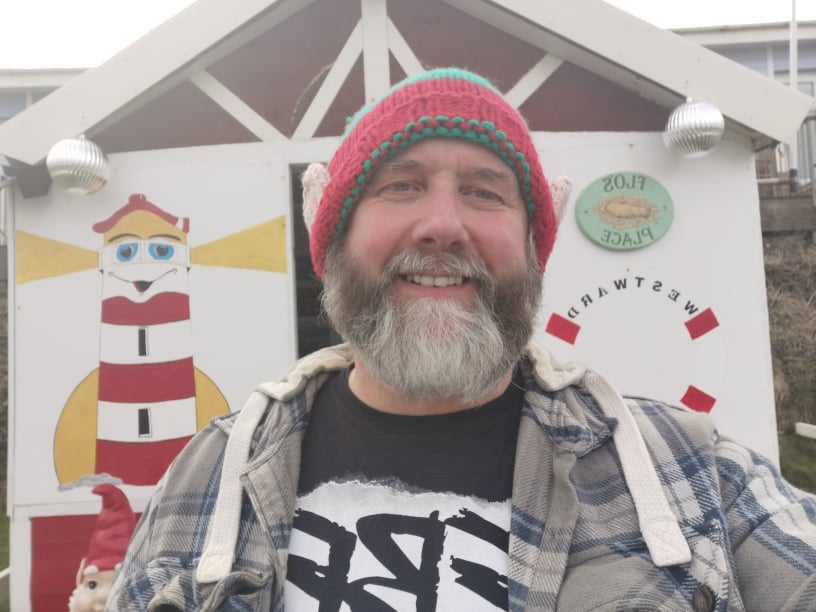 Adrian Gullick, a 54 year old from Bideford, has transformed his sentimental beach hut into a mini winter wonderland this Christmas.