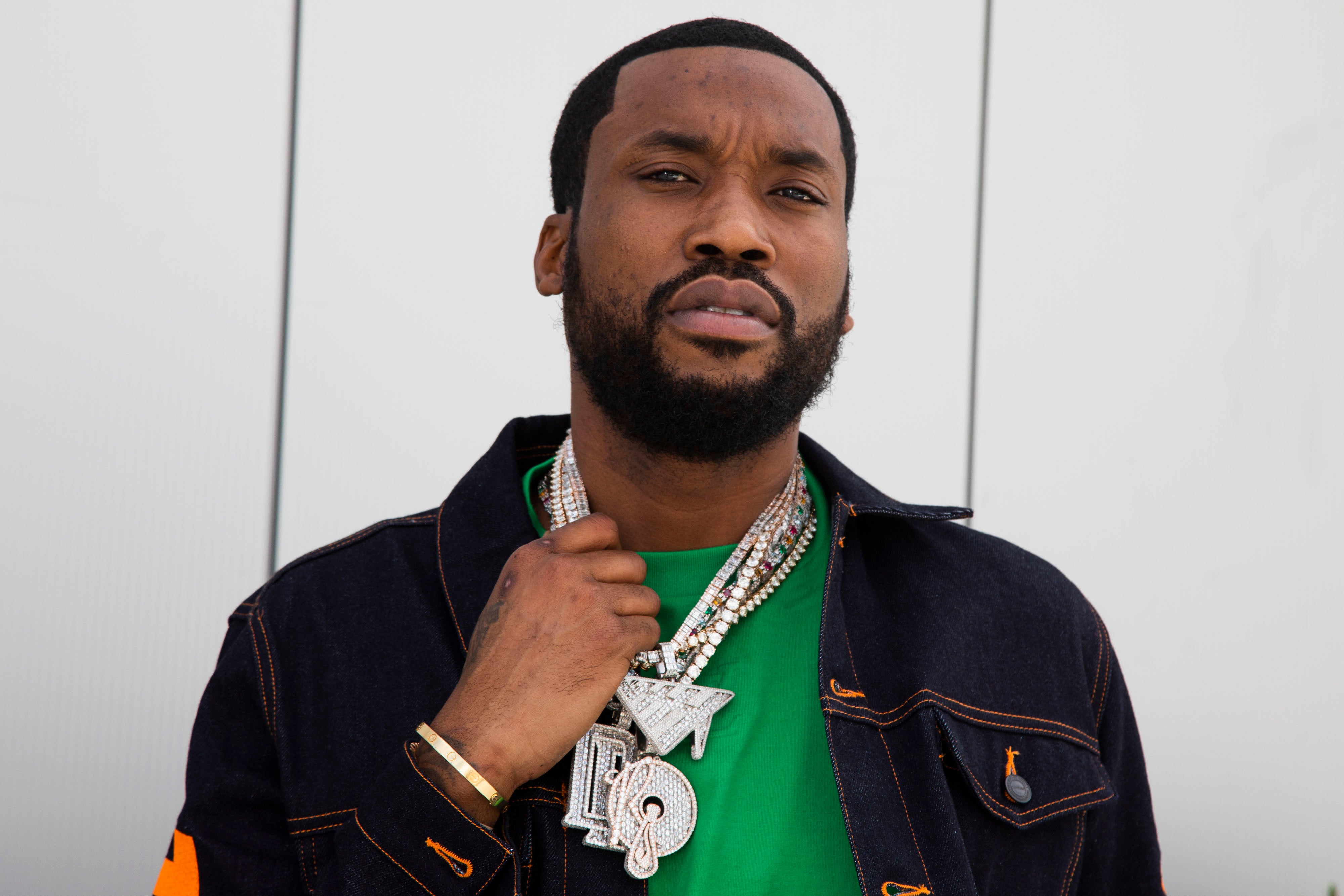 Meek Mill hoops with Philly kids affected by justice system | The Independent