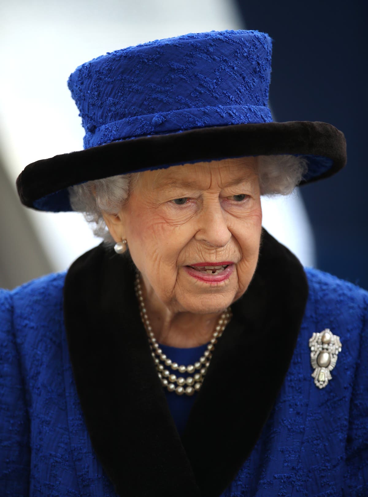 Queen cancels traditional family Christmas lunch