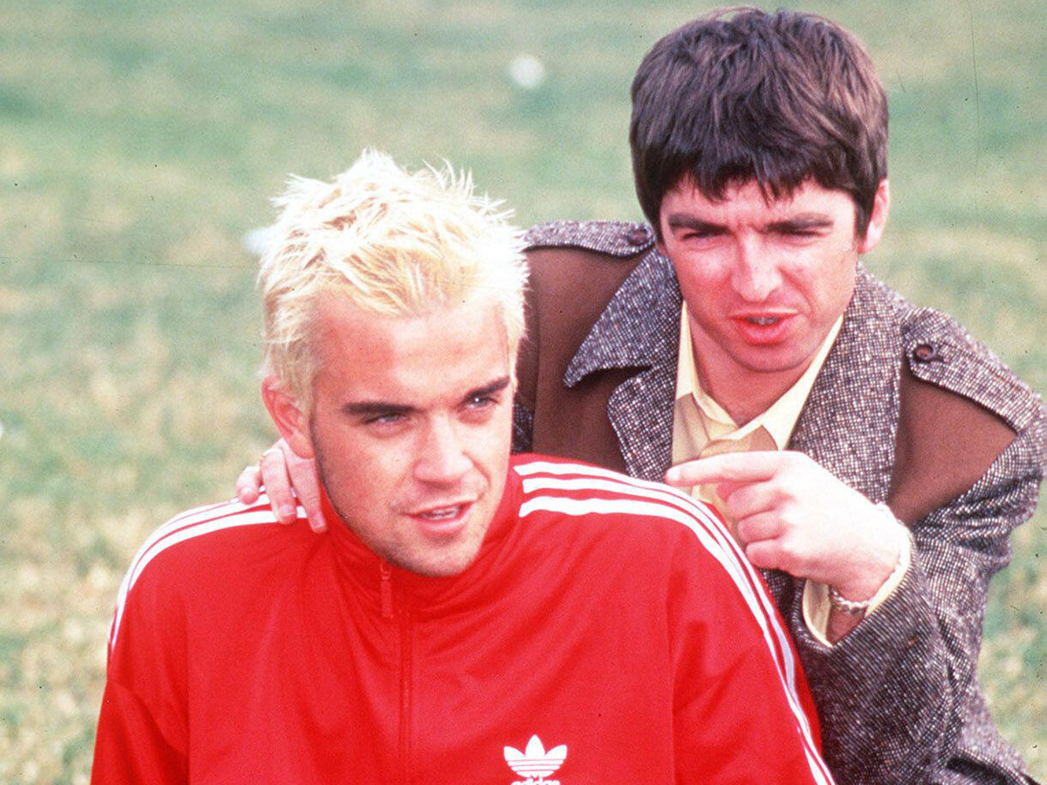 Robbie Williams and Noel Gallagher at Glastonbury in 1995