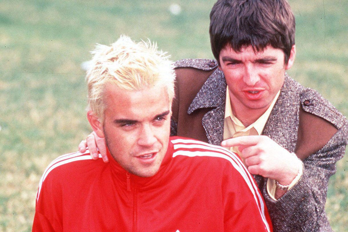 Robbie Williams shares blue plaque message to Oasis ahead of comeback gig