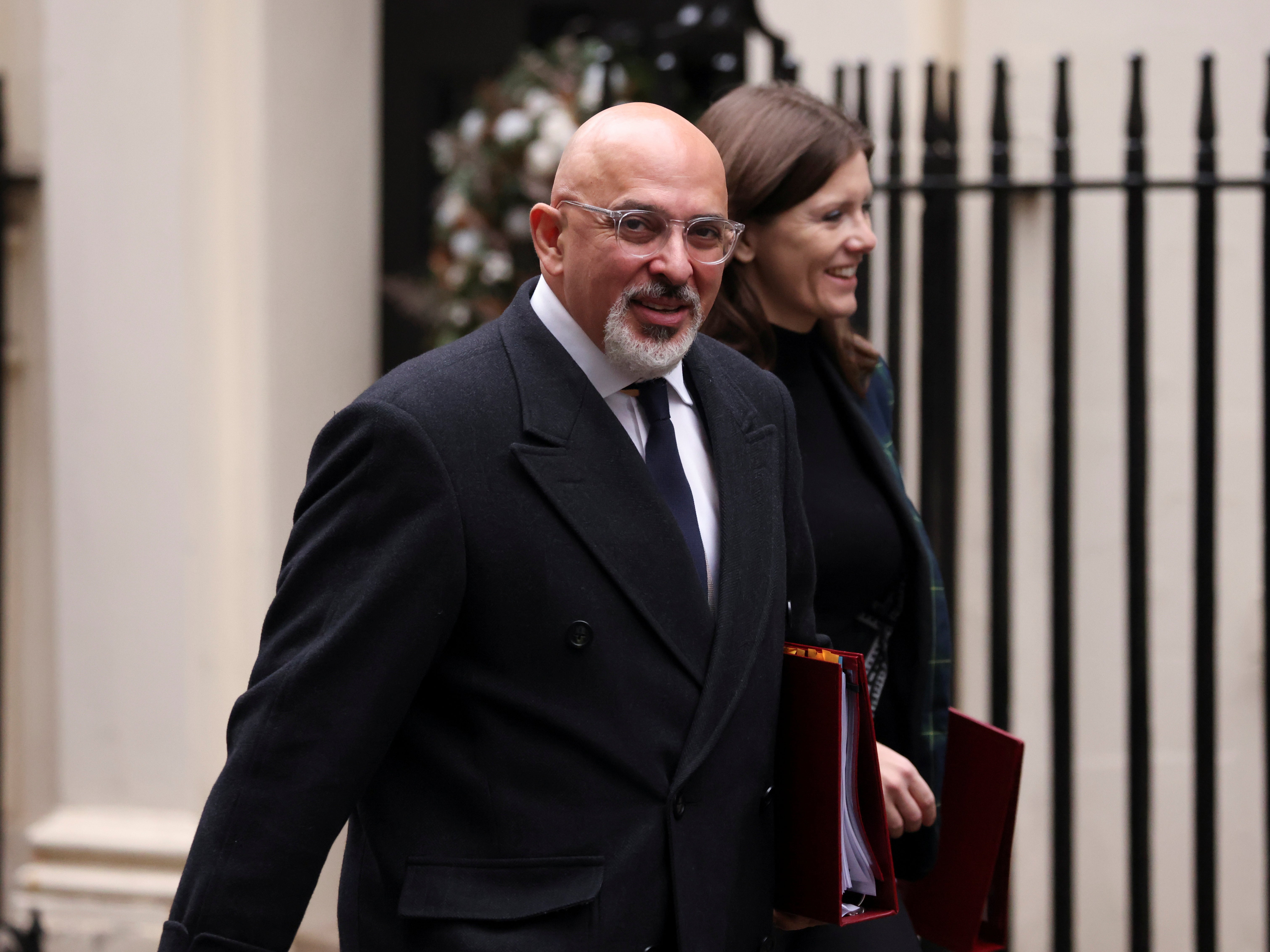 Nadhim Zahawi says the government will help former teachers to register for supply agencies