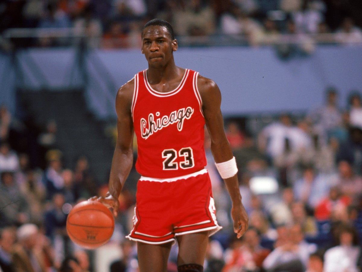 Michael Jordan's rookie year for Chicago Bulls - Sports