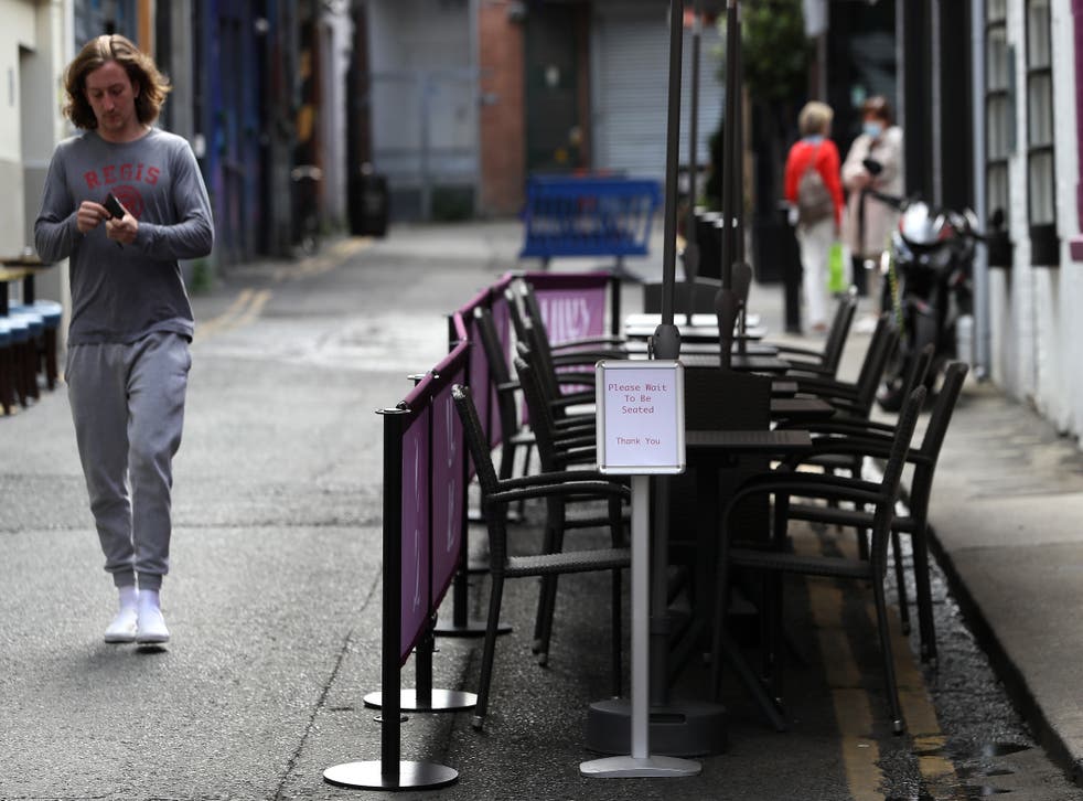 All pubs and restaurants will have to close at 8pm under new Covid restrictions agreed by the Irish cabinet (Brian Lawless/PA)