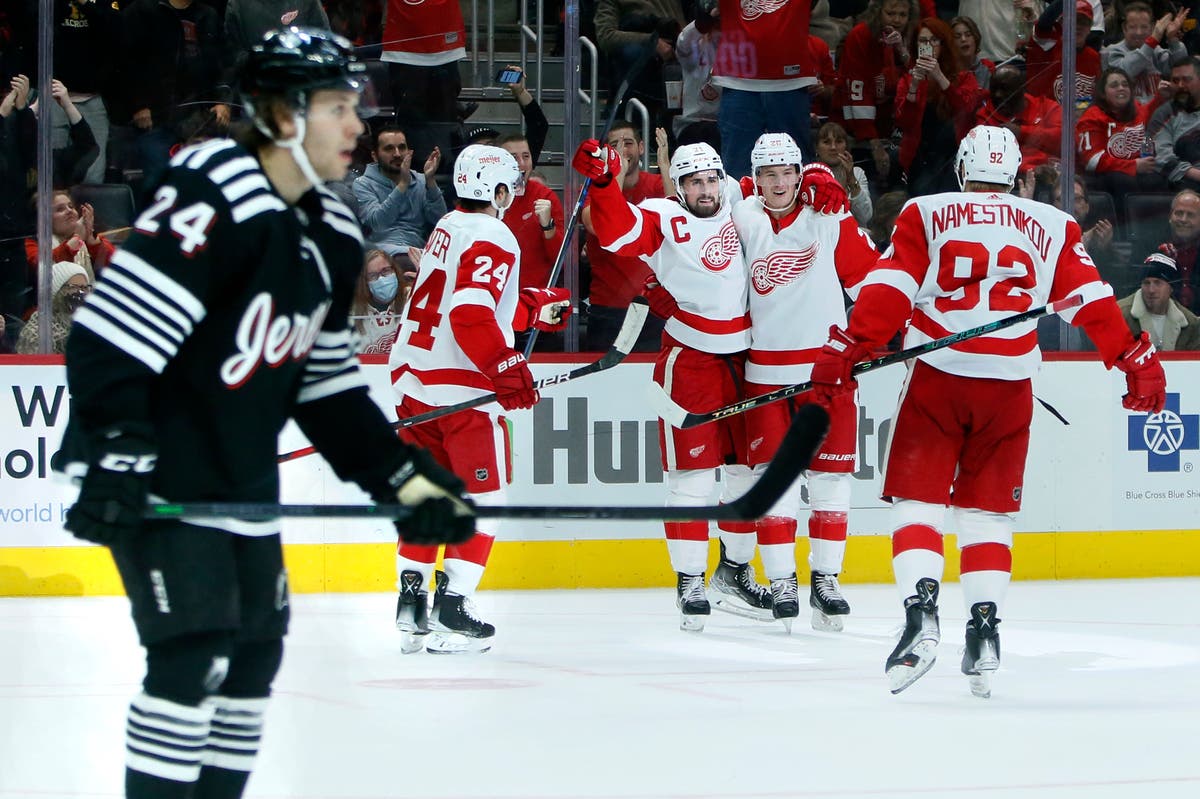 NHL stops cross-border games, shuts down 6th team