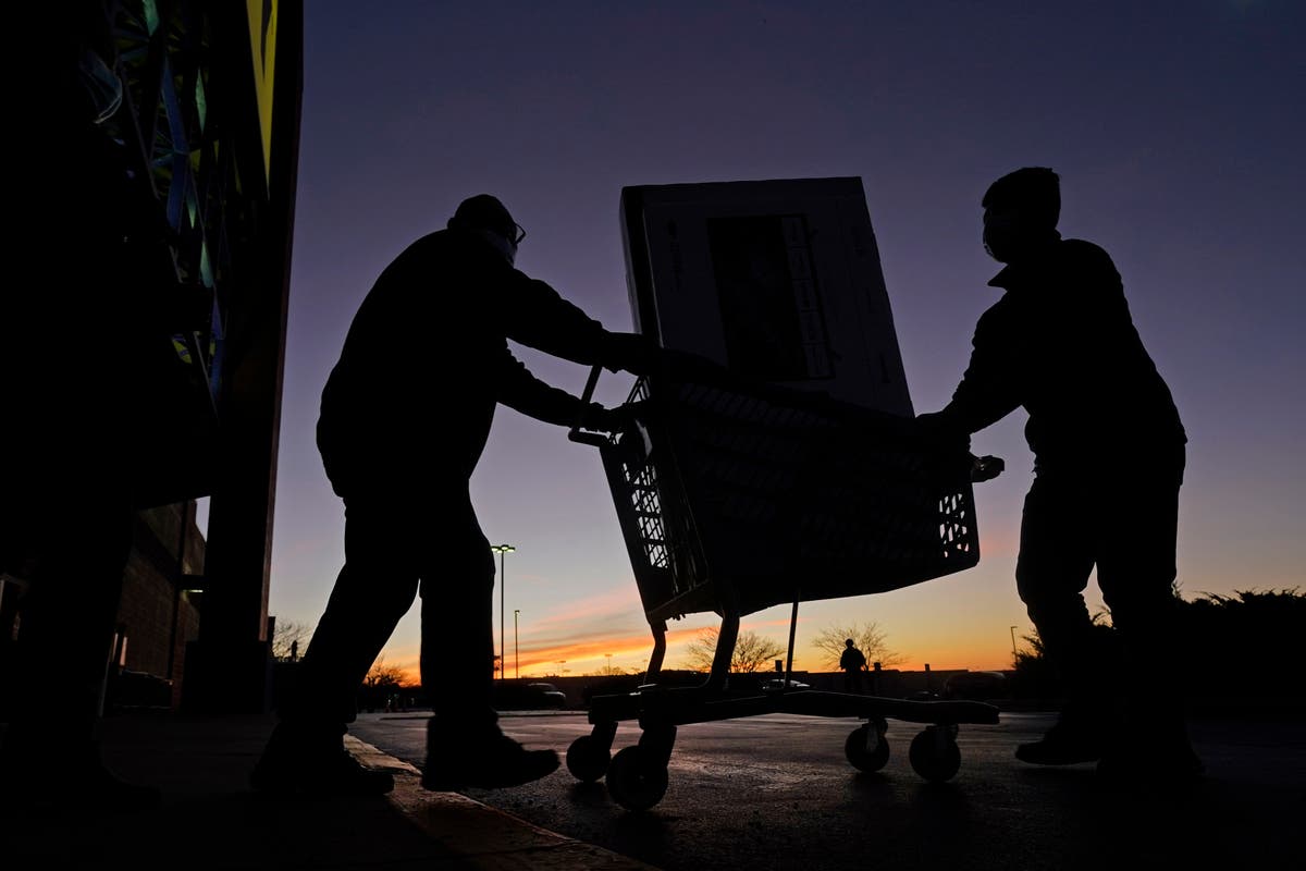Inflation squeezes holiday budgets for low-income shoppers