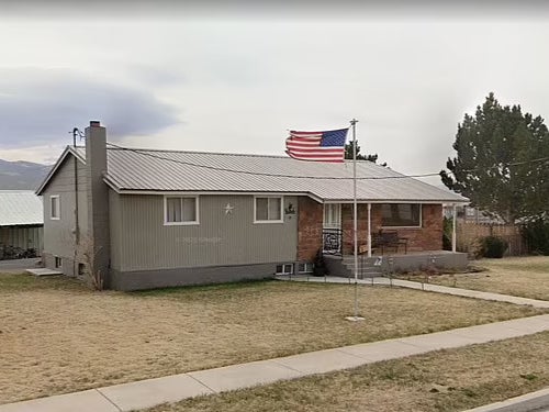 Police spotted Ms Allen in the basement of this home in Loa, Utah