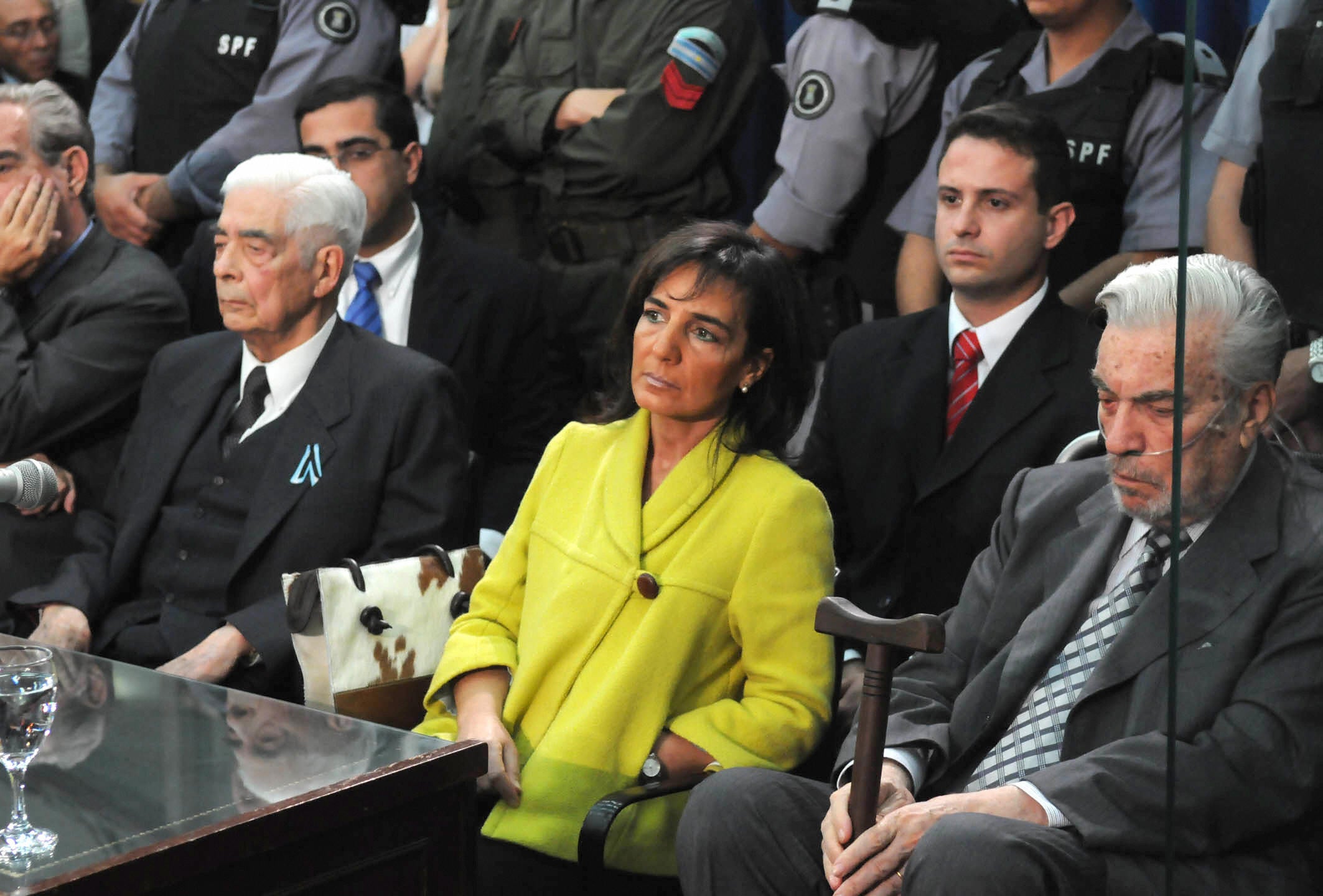 Retired general Bussi (right) and his military chief Luciano Benjamin Menendez during the trial in 2008 where they were sentenced to life