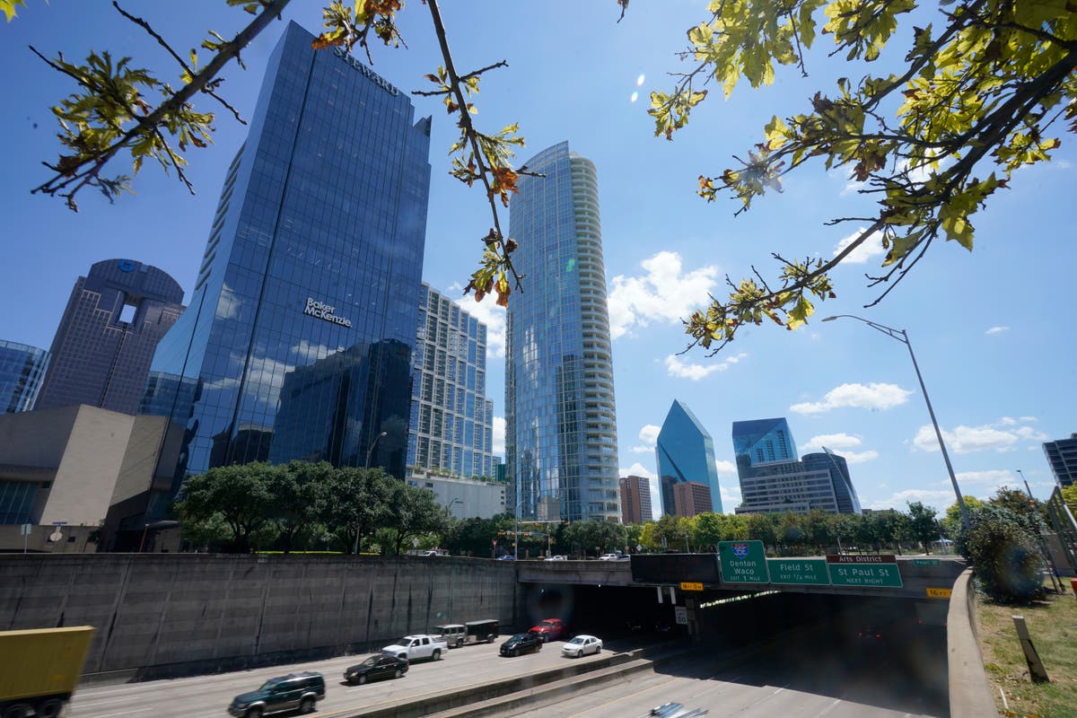 Record-high temperatures blanket middle of US over Christmas