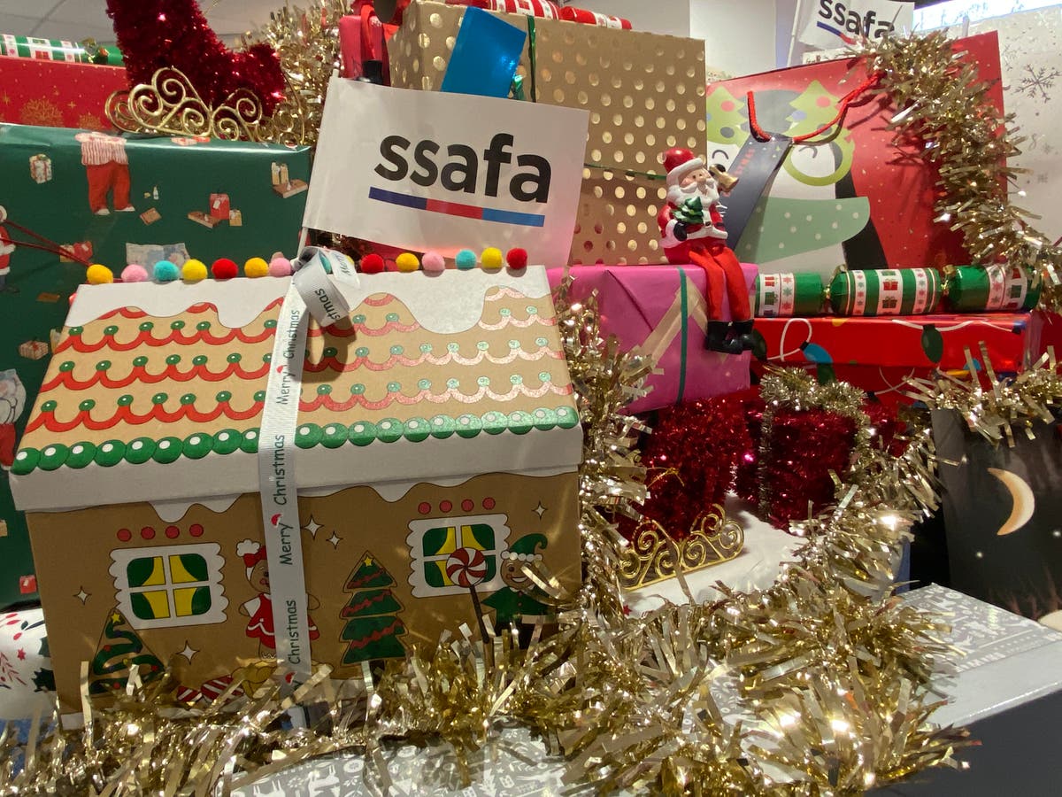 Armed forces charity puts smiles on faces with festive hampers Armed forces charity puts smiles on faces with festive hampers