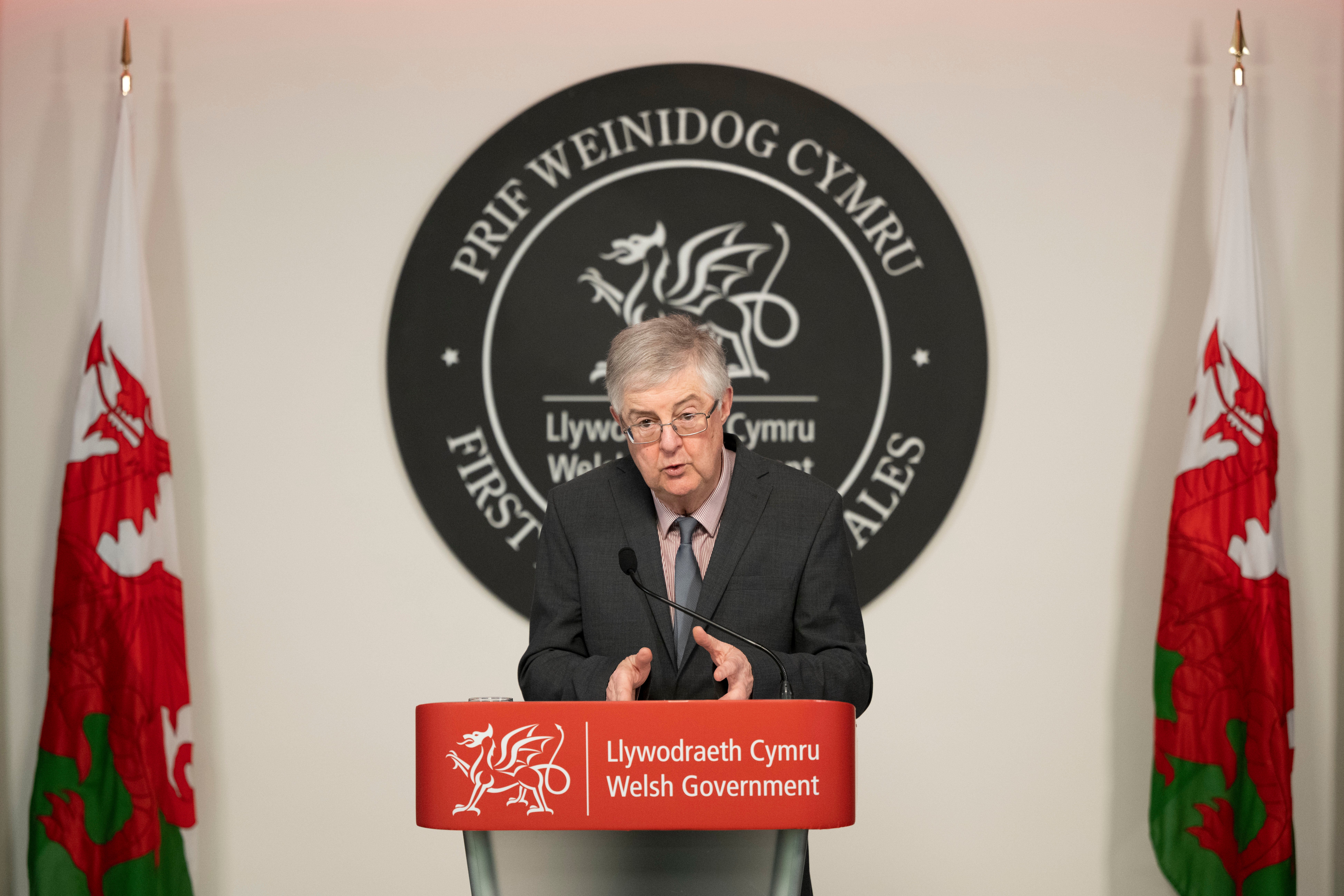 Covid: Wales to bring back restrictions including rule of six for hospitality venues from Boxing Day