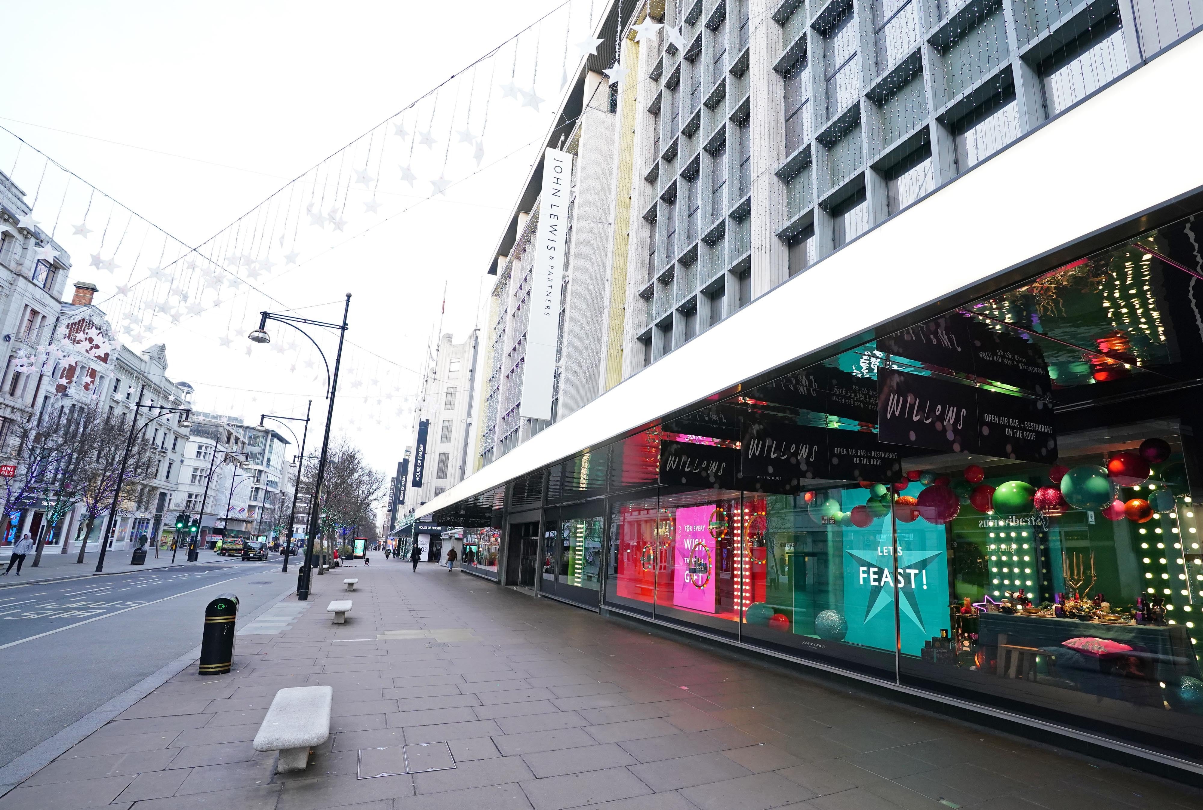 A quiet Oxford Street at 9am on the Wednesday before Christmas (Ian West/PA)