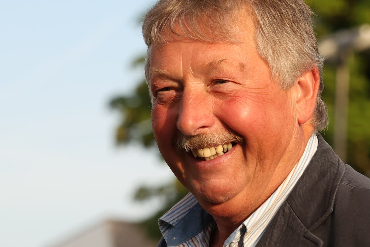 Sammy Wilson branded &lsquo;moronic fool&rsquo; after latest Christmas carol tweet on Covid