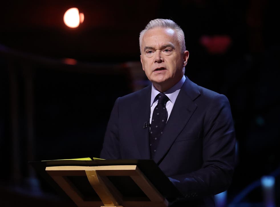 <p>Huw Edwards speaks at the UK Holocaust Memorial Day Commemorative Ceremony in Westminster, 2020</p>