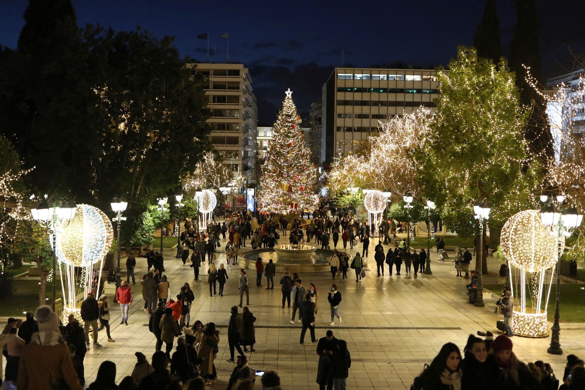 Greece bans public Christmas and New Year celebrations to curb Omicron