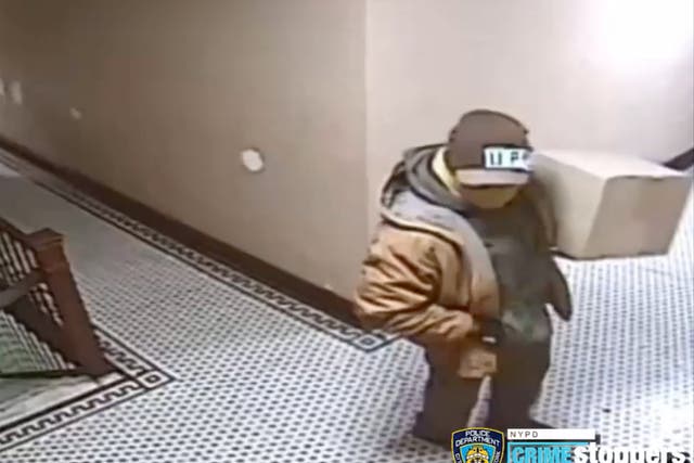 <p>NYPD Crime Stoppers footage showing a suspect of a robbery </p>