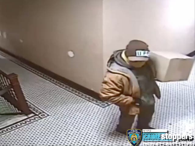 <p>NYPD Crime Stoppers footage showing a suspect of a robbery </p>