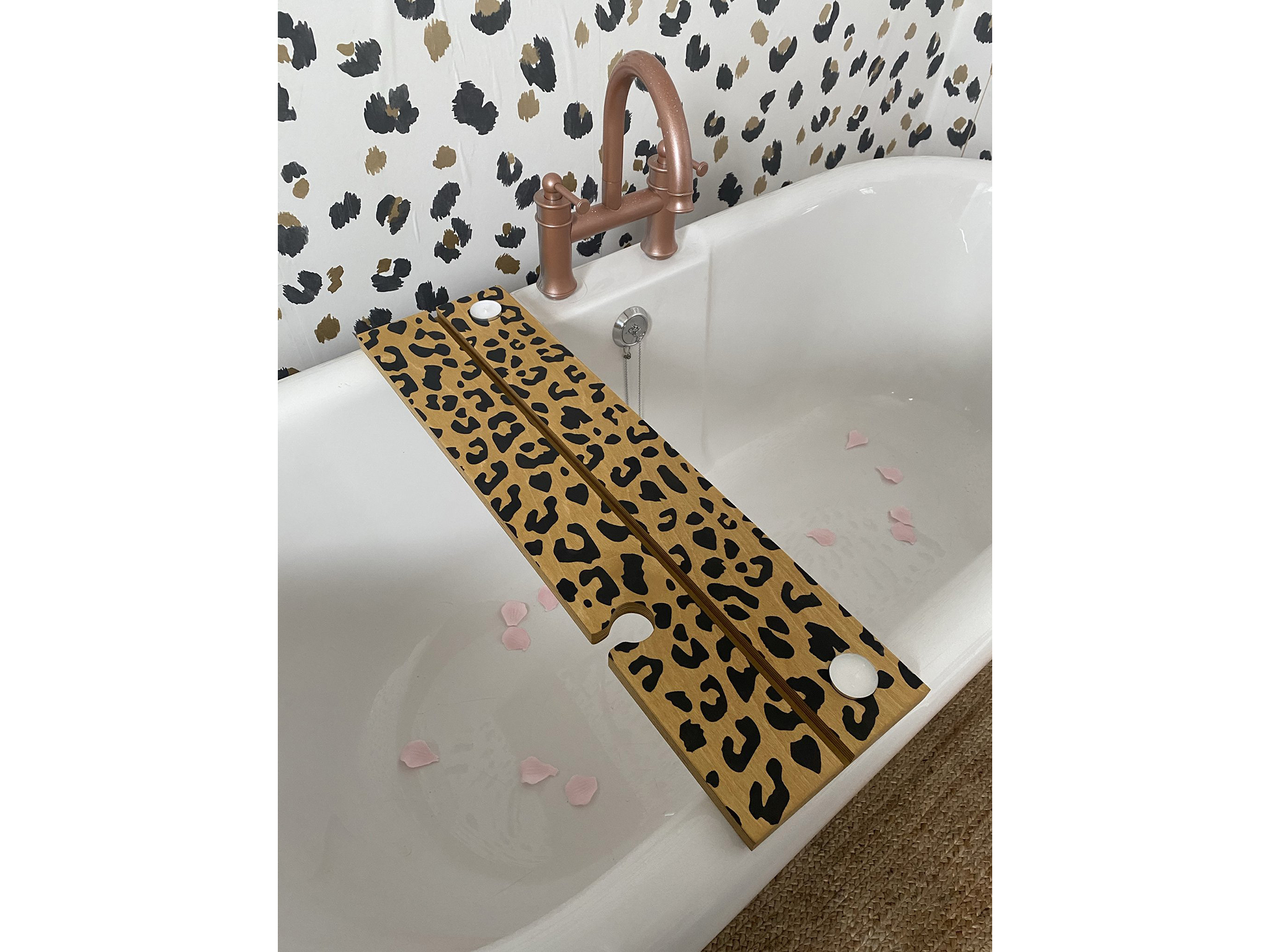 Bathboards Leopard print rocks.png