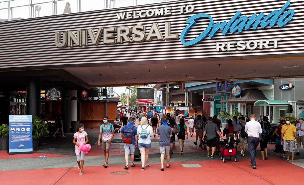 Universal Orlando reinstates mask rule as COVID cases rise