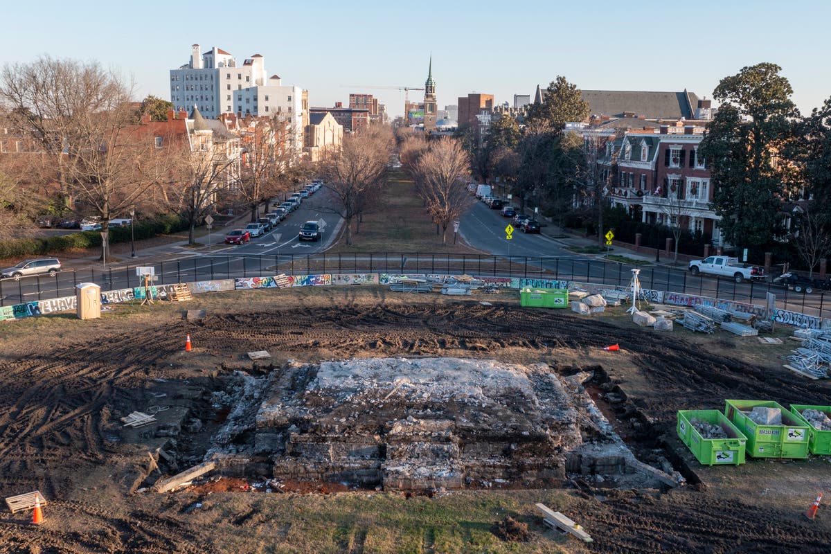 Search to resume for 1887 time capsule under Lee monument
