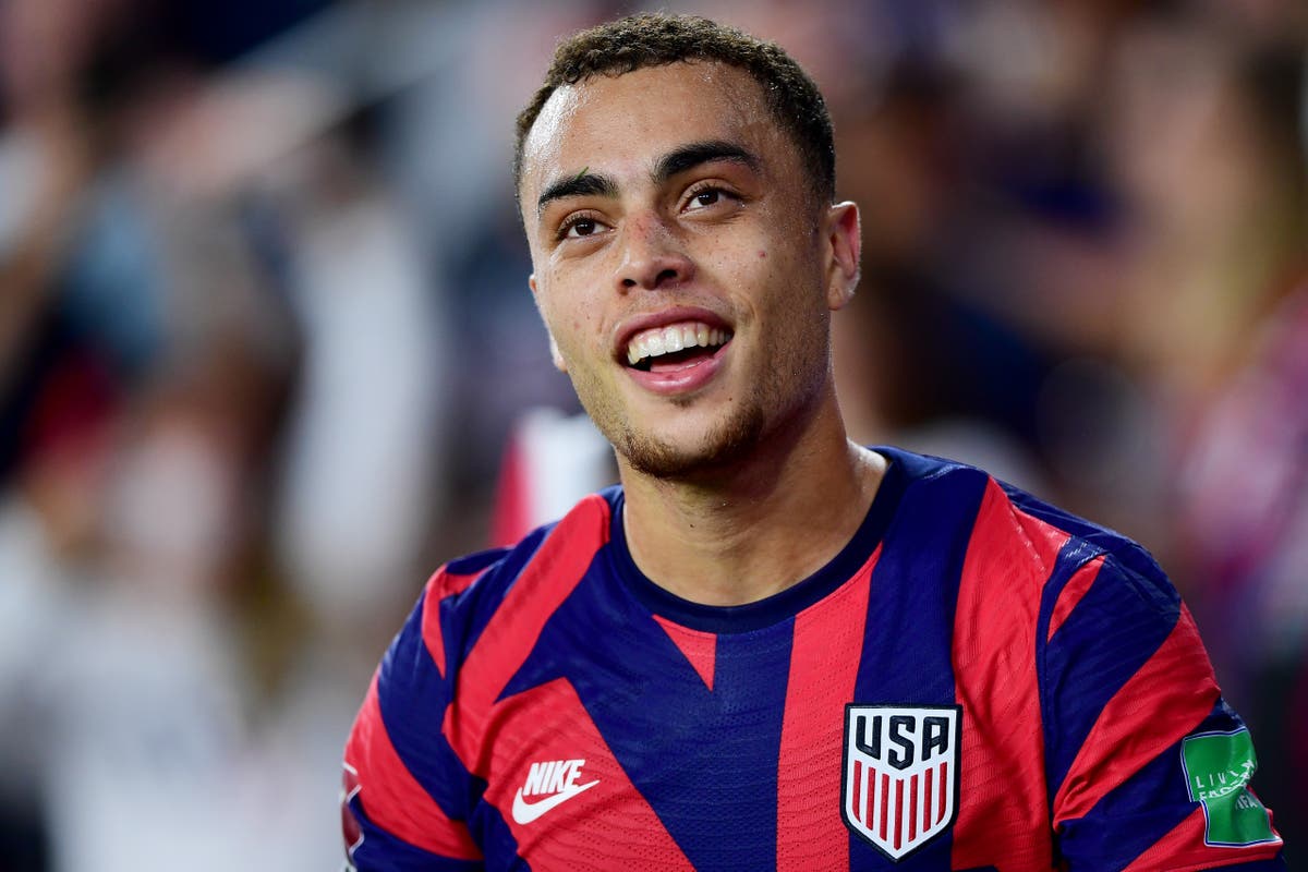 Chelsea &lsquo;target Barcelona&rsquo;s Sergino Dest&rsquo; with Manchester United also keen