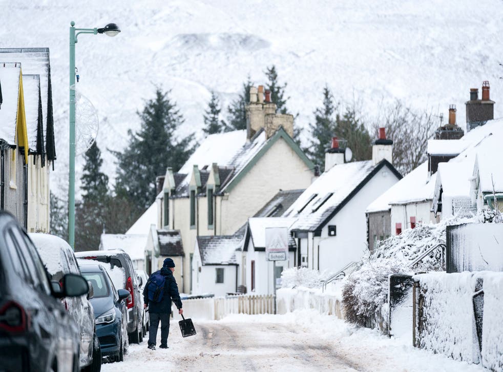 <p>Brits could see snow in just two weeks, forecasts predict </p>