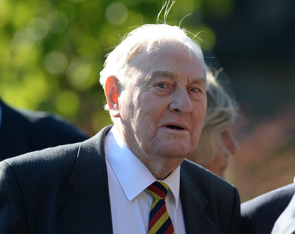 Former England captain Ray Illingworth dies at age of 89