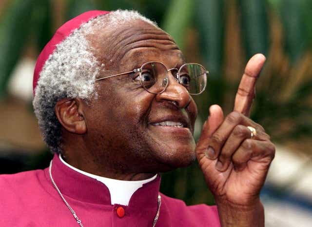 <p>Archbishop Desmond Tutu addresses a meeting for World Tuberculosis Day in Cape Town in 2001</p>