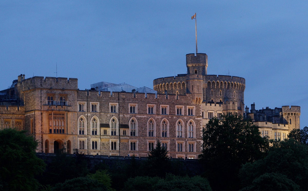 Man admits taking crossbow to Windsor Castle and threatening to kill Queen
