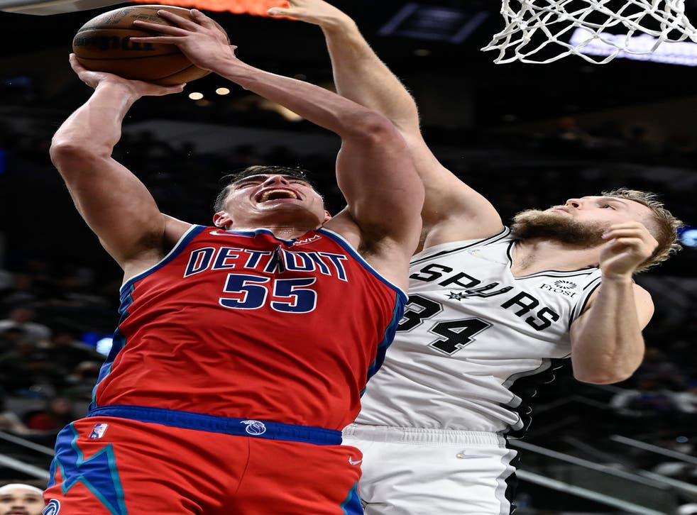PISTONS-SPURS