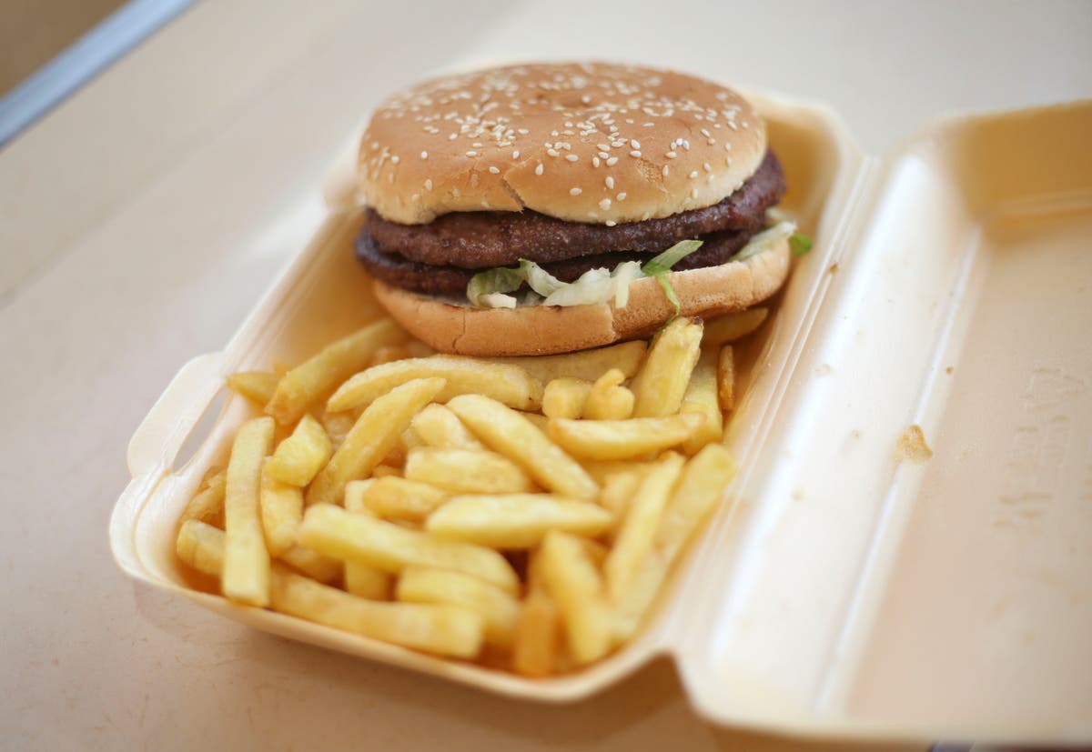 Dieters &lsquo;thwarted by constant promotions of unhealthy food&rsquo;
