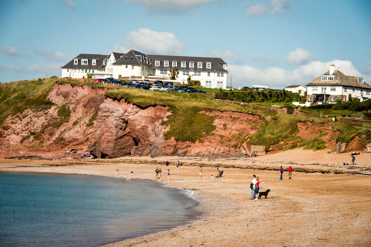 Prime housing markets outside London put in best price performance since 2010