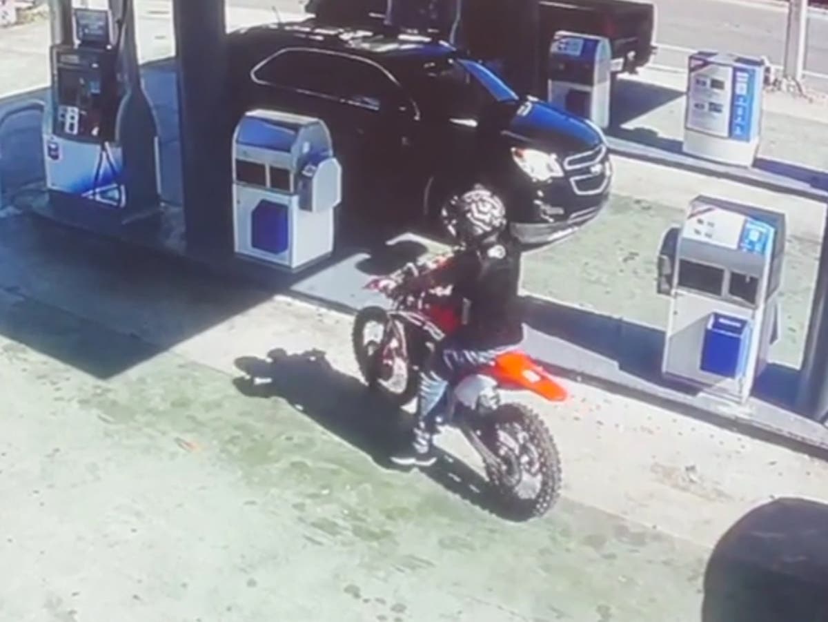 Boy, 13, dies after dirt bike crash as police in Florida try to pull him over