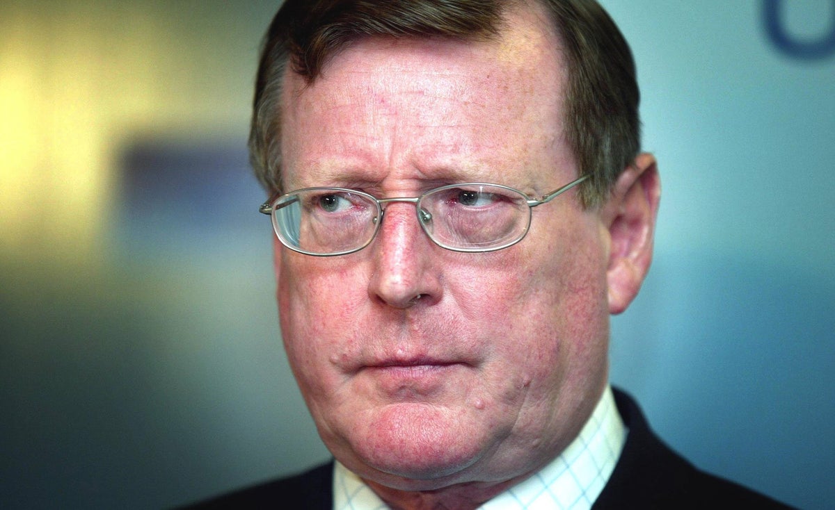 David Trimble: Former Northern Ireland first minister and UUP leader dies aged 77