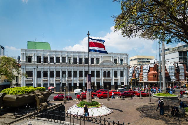 <p>San José’s town square and Costa Rica flag</p>