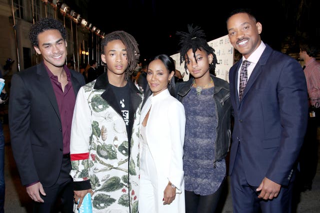 <p>Hollywood royalty: Trey Smith, Jaden Smith, Jada Pinkett-Smith, Willow Smith and Will Smith at the EMA Awards, 2016</p>